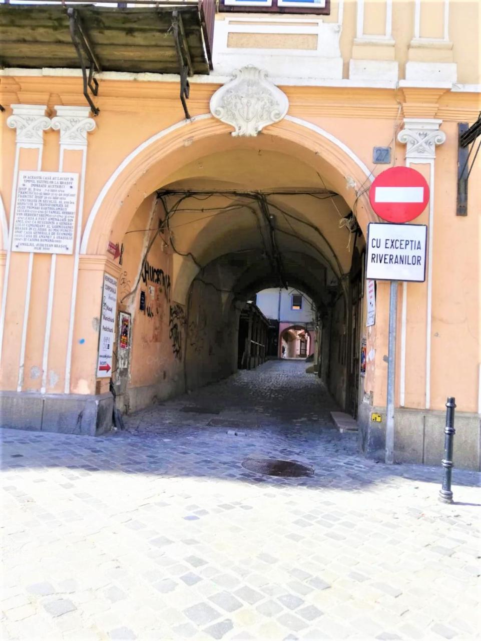 Leyla Hostel Braşov Exteriör bild